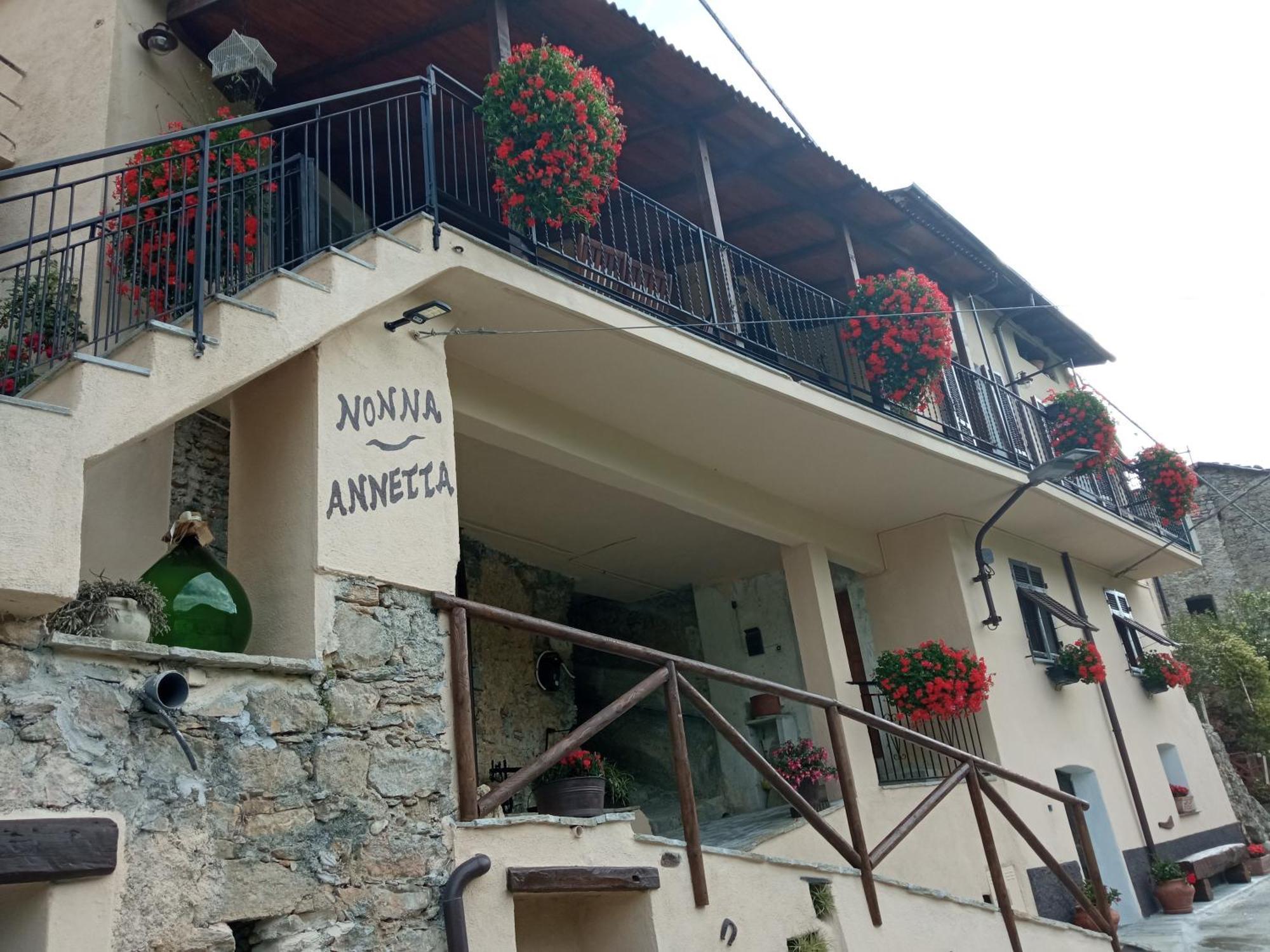 Agriturismo U'Spigu Nonna Annetta Nasino エクステリア 写真